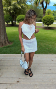 Fresco y juvenil conjunto playero en crochet 